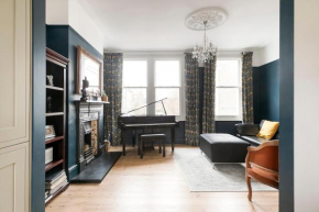 2 bed luxury Victorian apartment in Zone 1